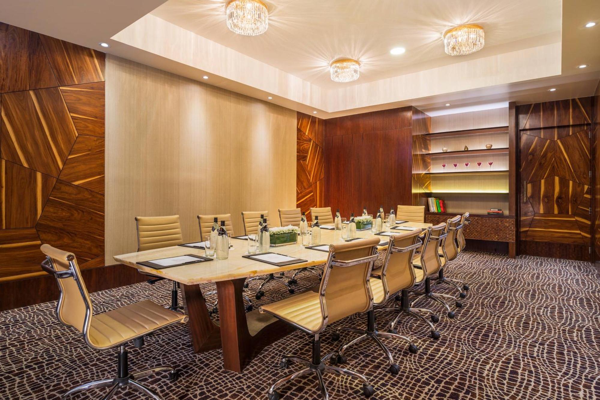 圣瑞吉孟买酒店 外观 照片 Meeting room at the hotel