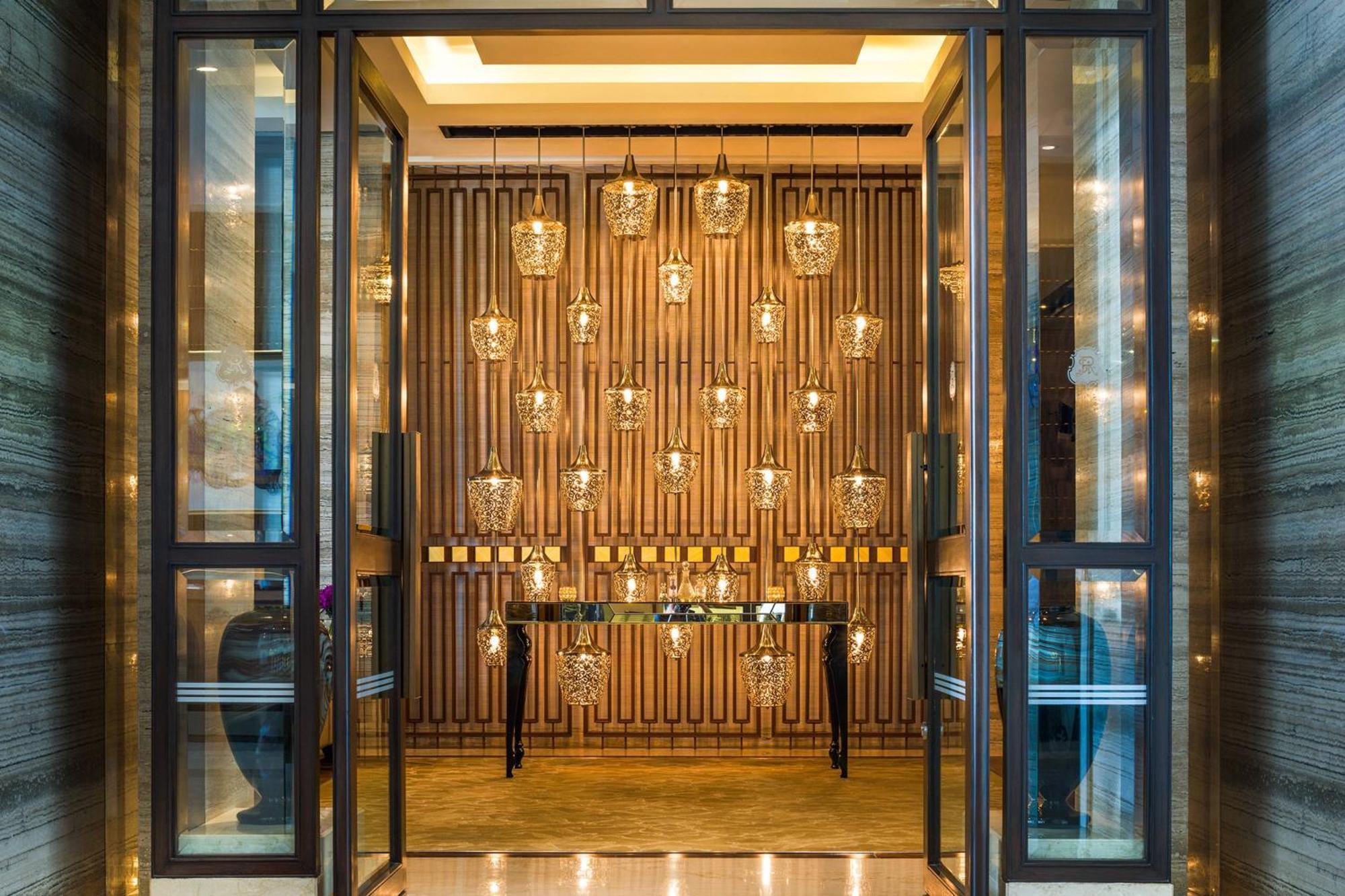 圣瑞吉孟买酒店 外观 照片 Entrance to the hotel